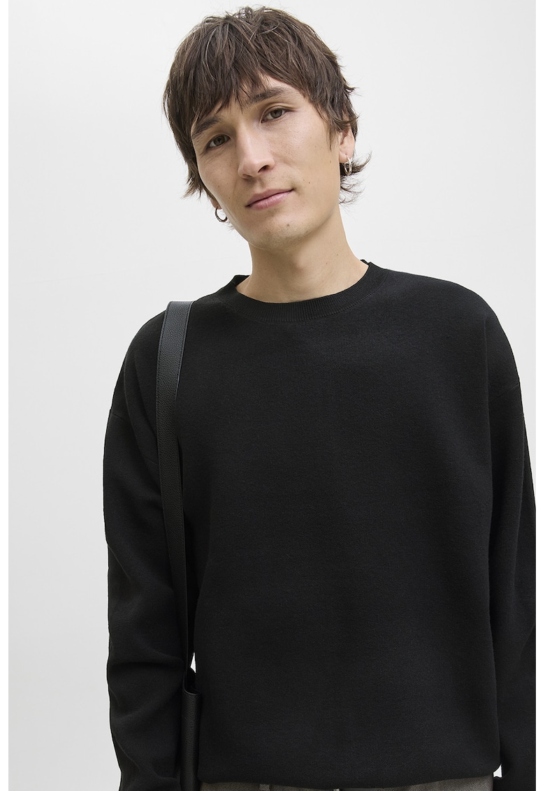 Pulover uni cu decolteu la baza gatului - Negru