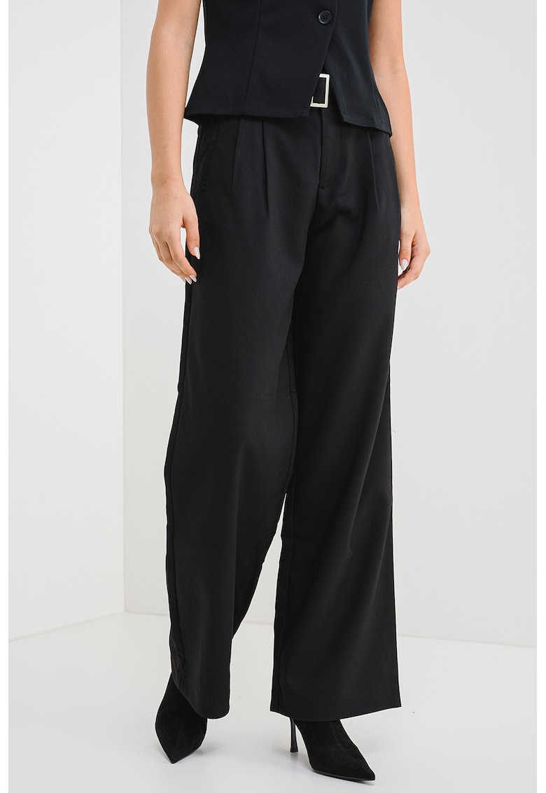 Pantaloni uni cu croiala ampla si curea - Negru