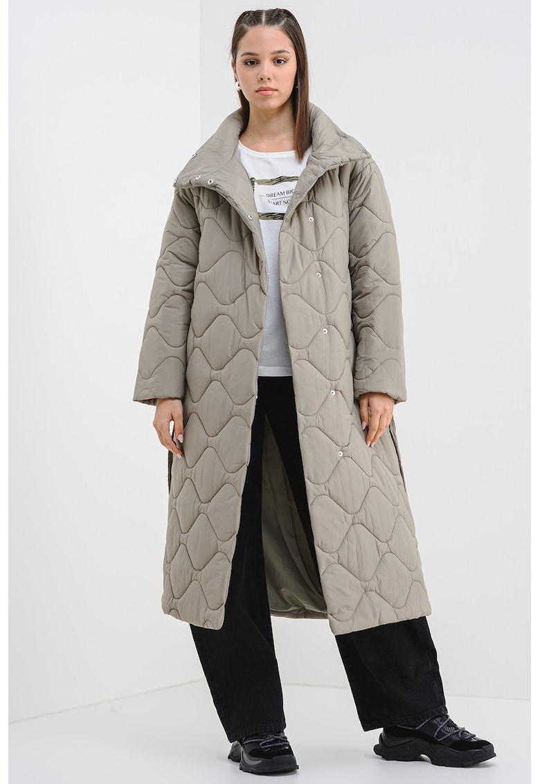 Palton lung matlasat cu cordon in talie