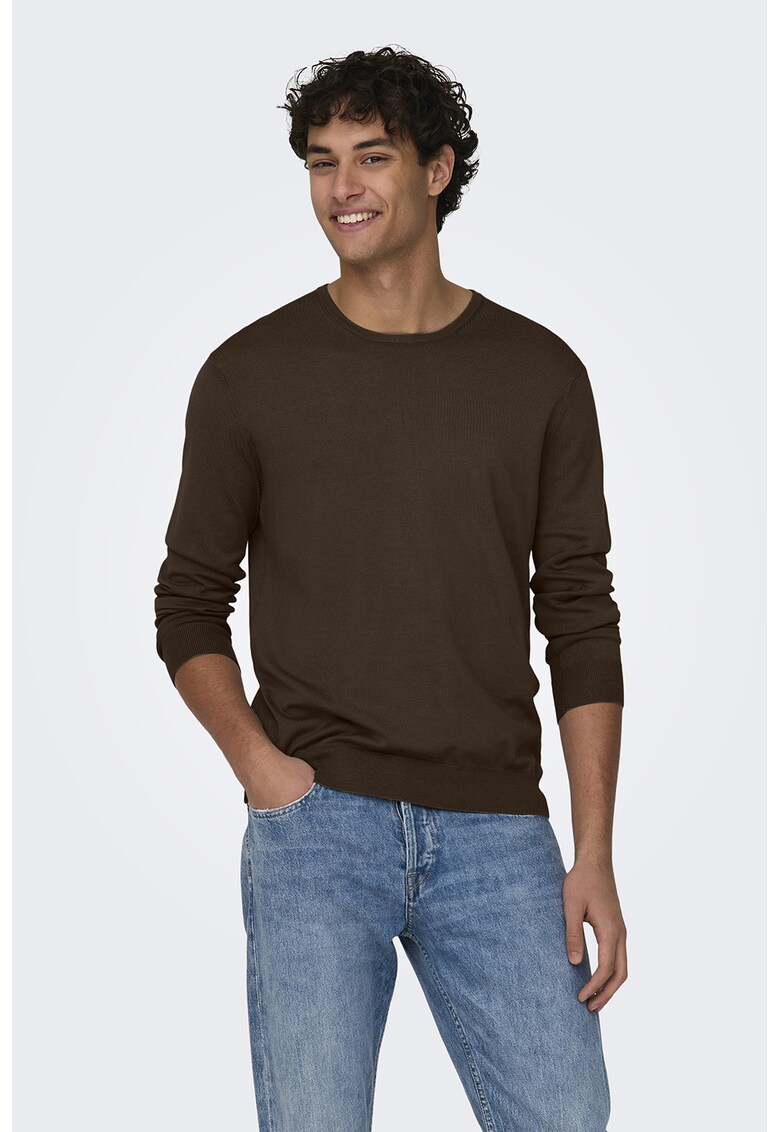 Pulover cu decolteu la baza gatului - Maro inchis