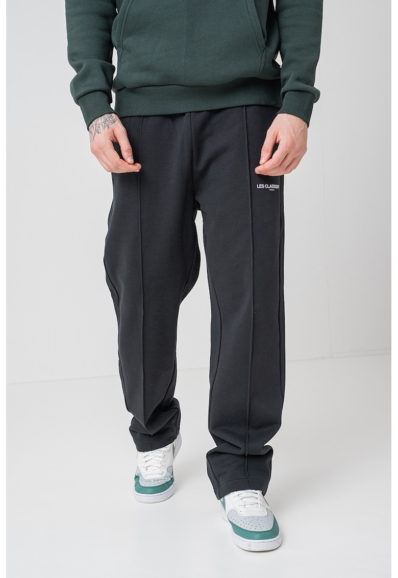 Pantaloni de trening cu croiala dreapta si detalii cu pensa