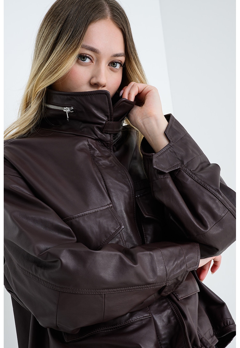 Jacheta lejera din piele cu buzunare
