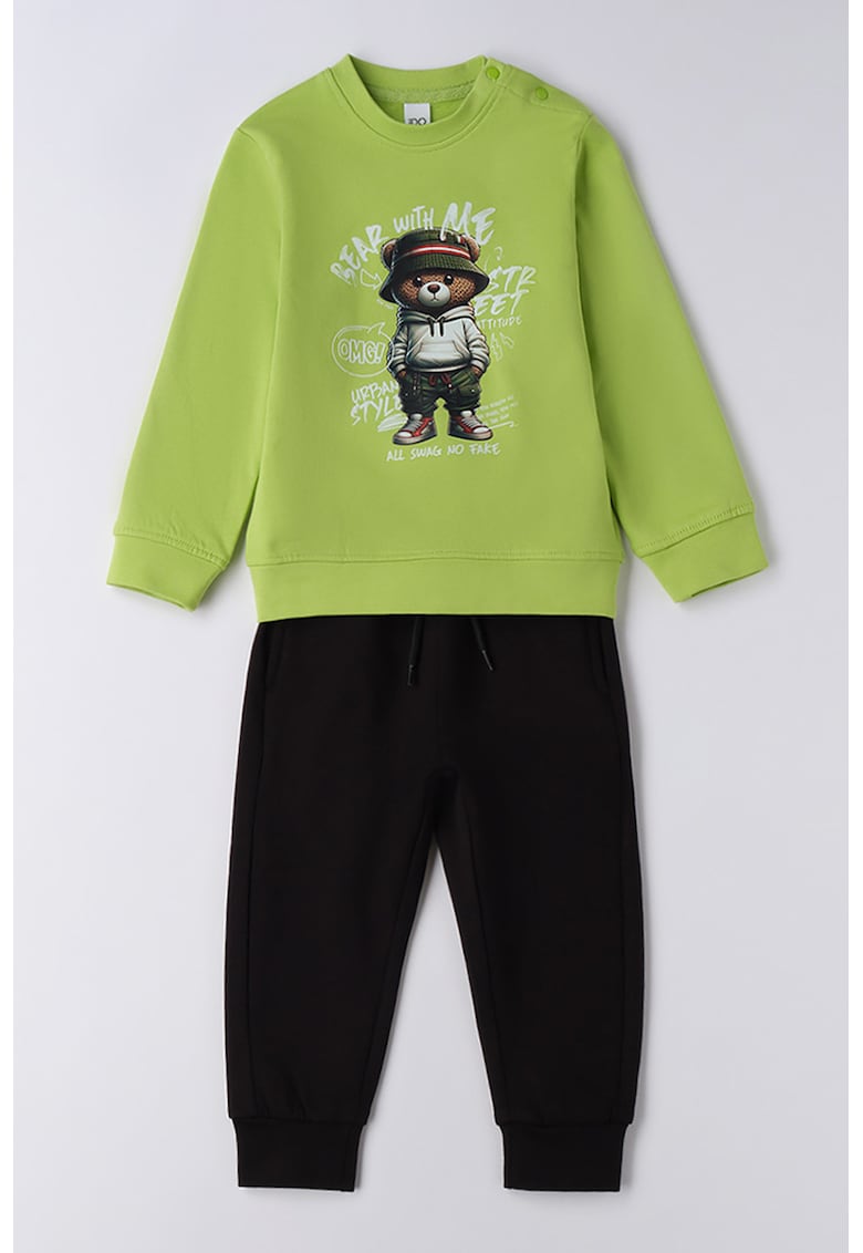 Trening cu pantaloni lungi si imprimeu grafic