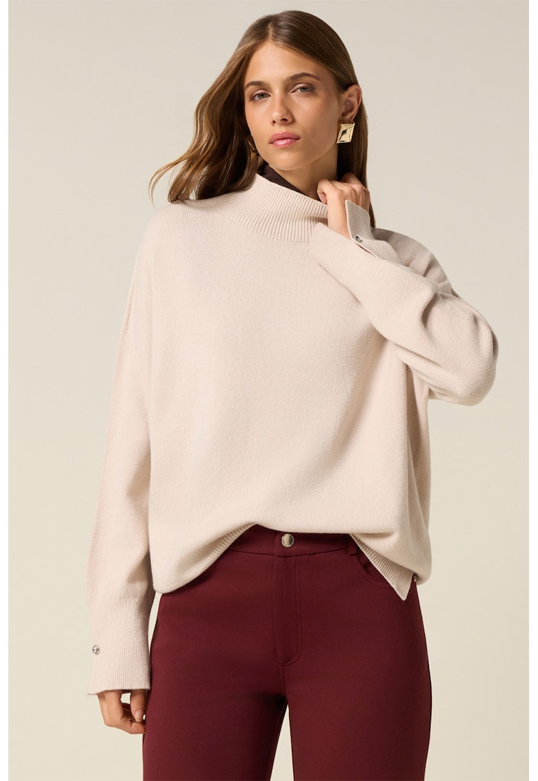 Pulover lejer cu guler inalt