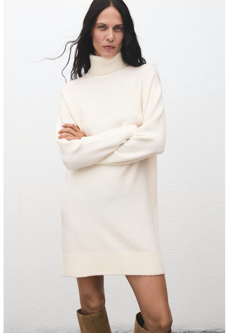 Rochie tricotata cu guler inalt - Crem