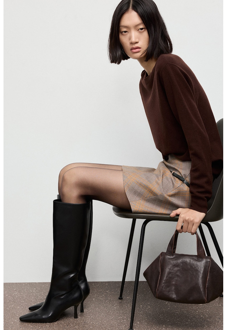 Fusta mini cu curea subtire si model in carouri