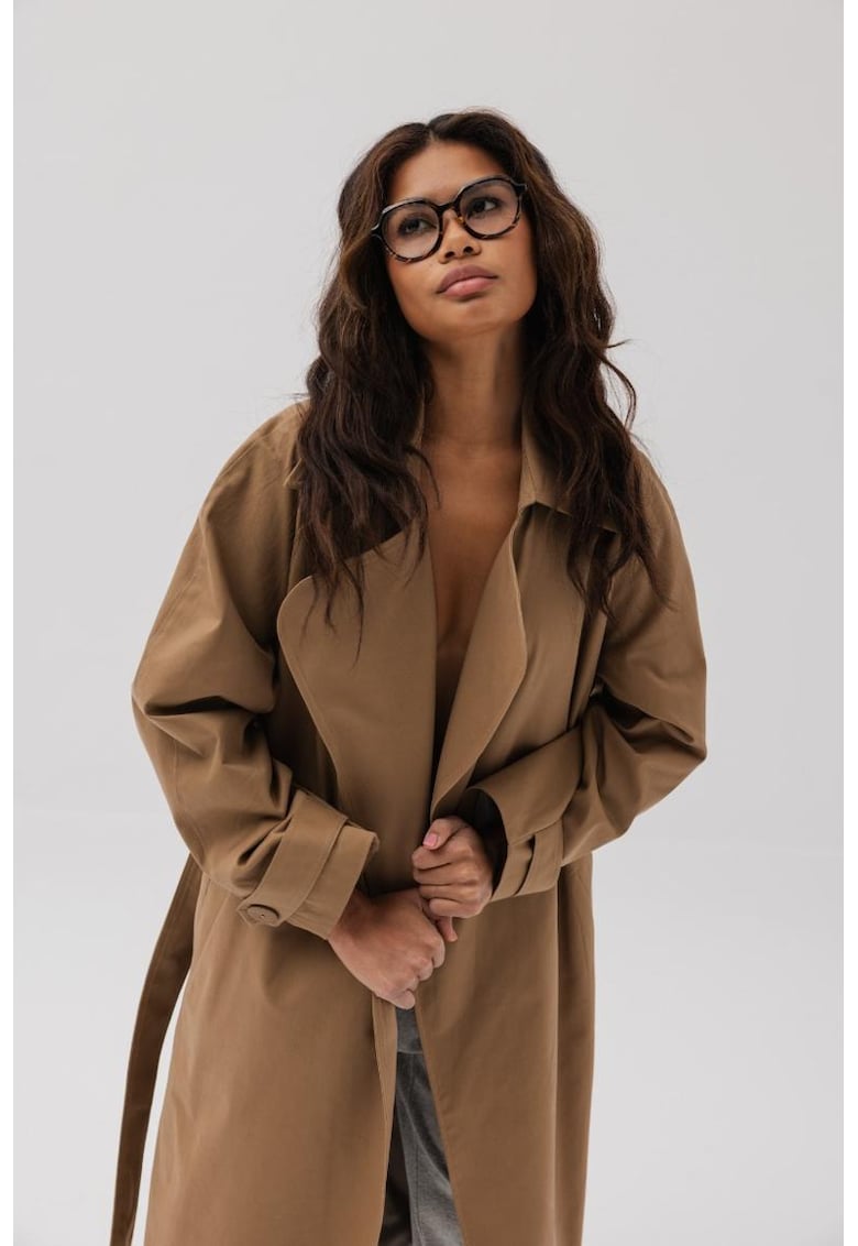 Trenci uni cu aspect supradimensionat