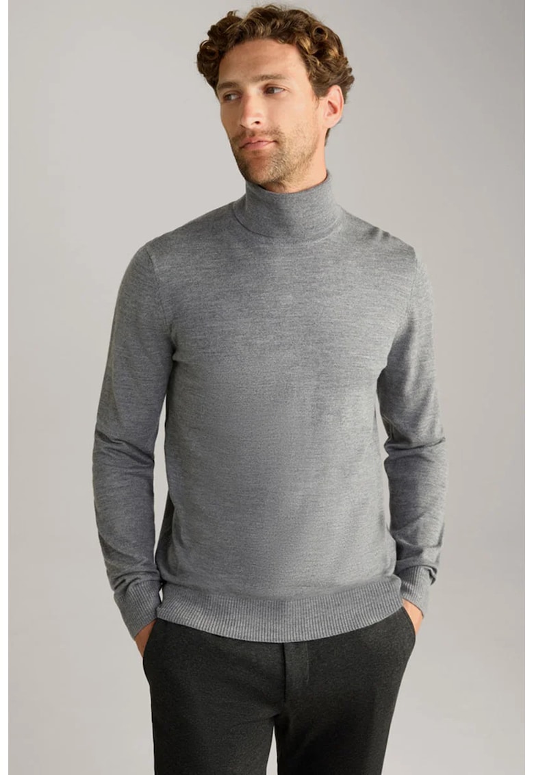 Bluza cu guler inalt cu croi modern