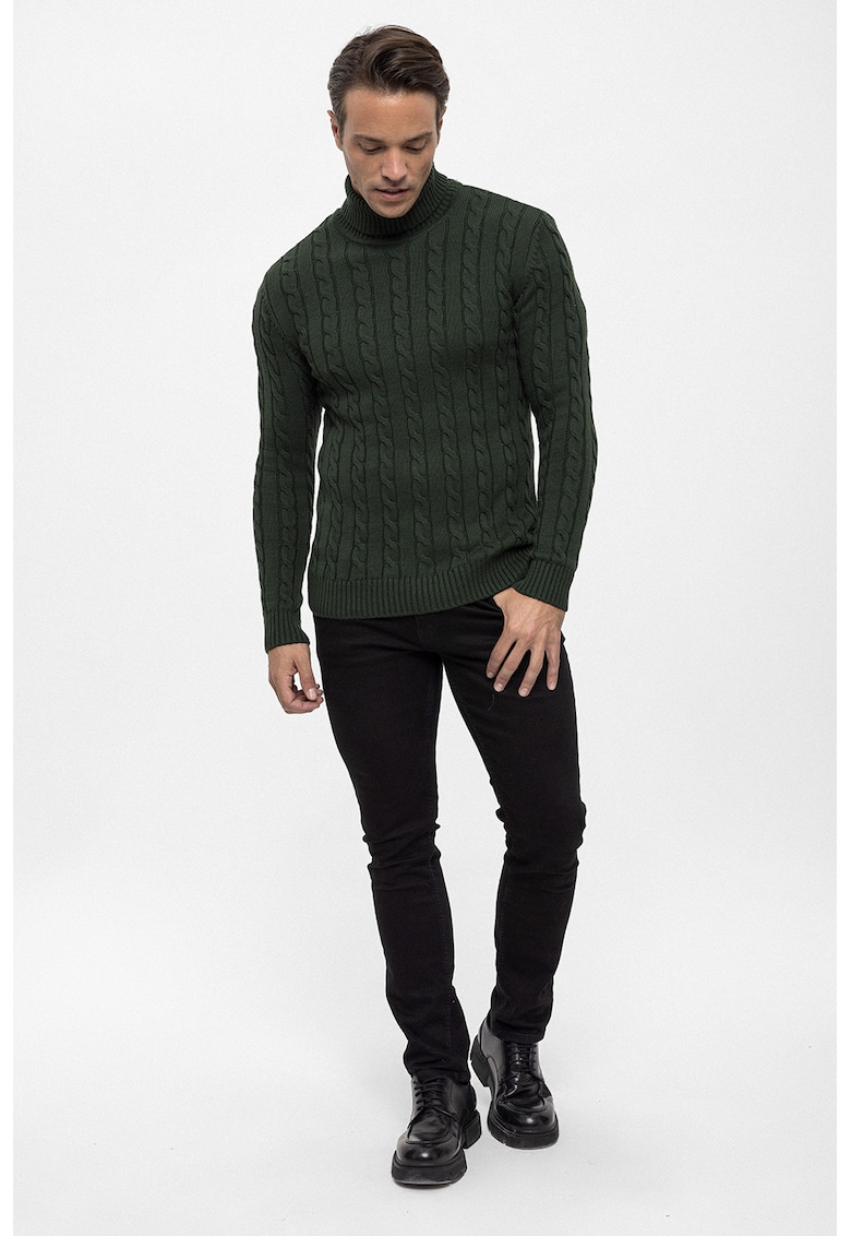 Pulover cu guler inalt si model torsade