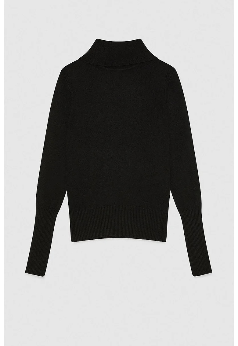 Bluza cu guler inalt cu decupaj la guler