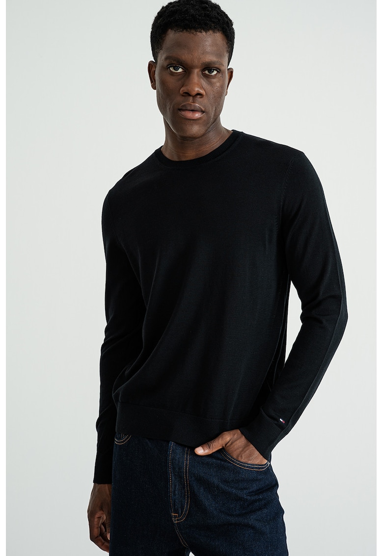 Pulover din lana merinos cu decolteu la baza gatului