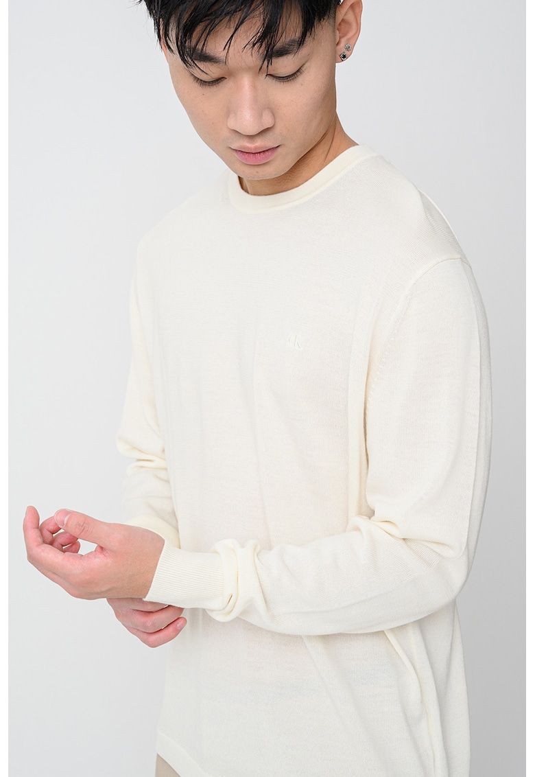 Pulover din lana cu decolteu la baza gatului