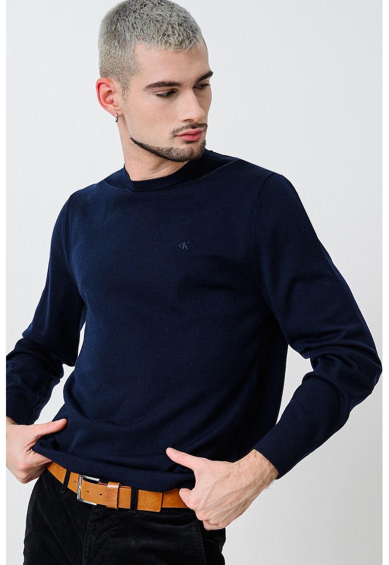 Pulover din lana cu decolteu la baza gatului