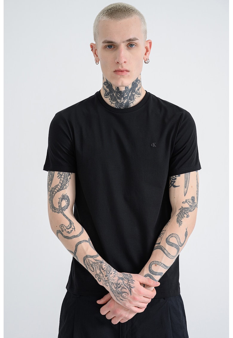 Tricou uni cu decolteu la baza gatului
