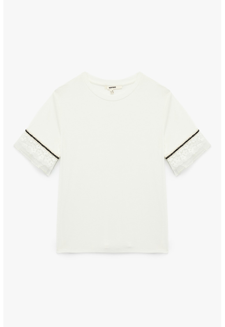 Tricou cu garnituri din dantela si decolteu la baza gatului