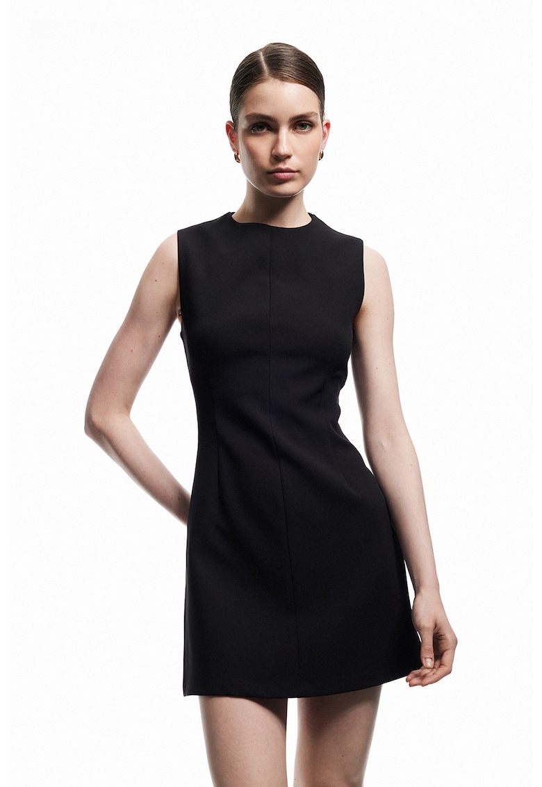 Rochie cambrata cu decolteu la baza gatului