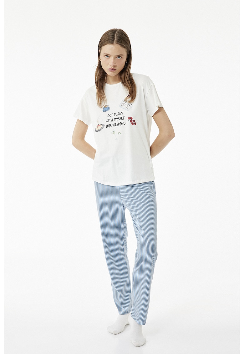 Pijama cu maneci scurte si pantaloni cu dungi