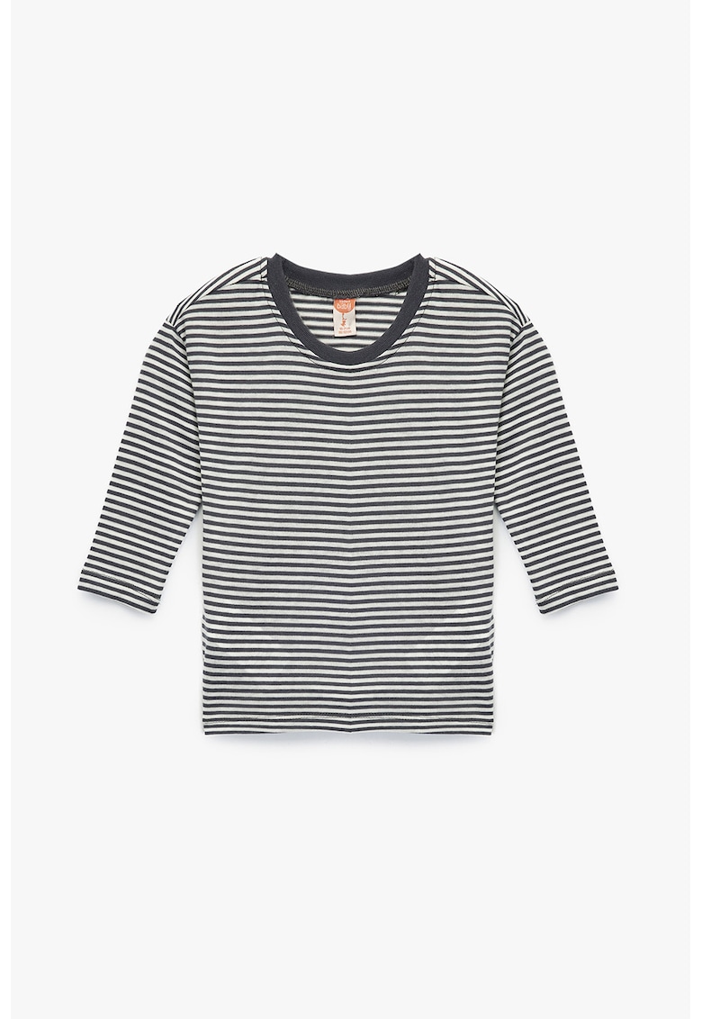 Bluza cu dungi si decolteu la baza gatului