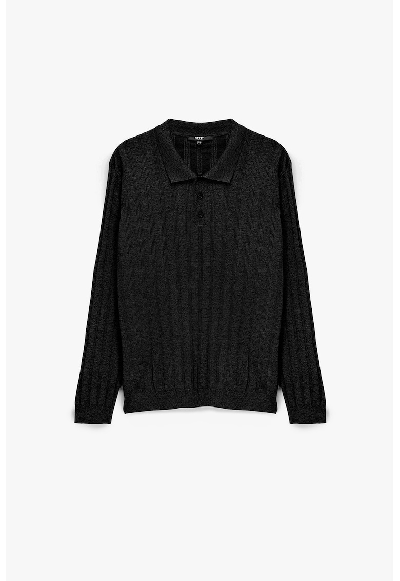 Pulover polo tricotat fin cu fenta cu nasturi