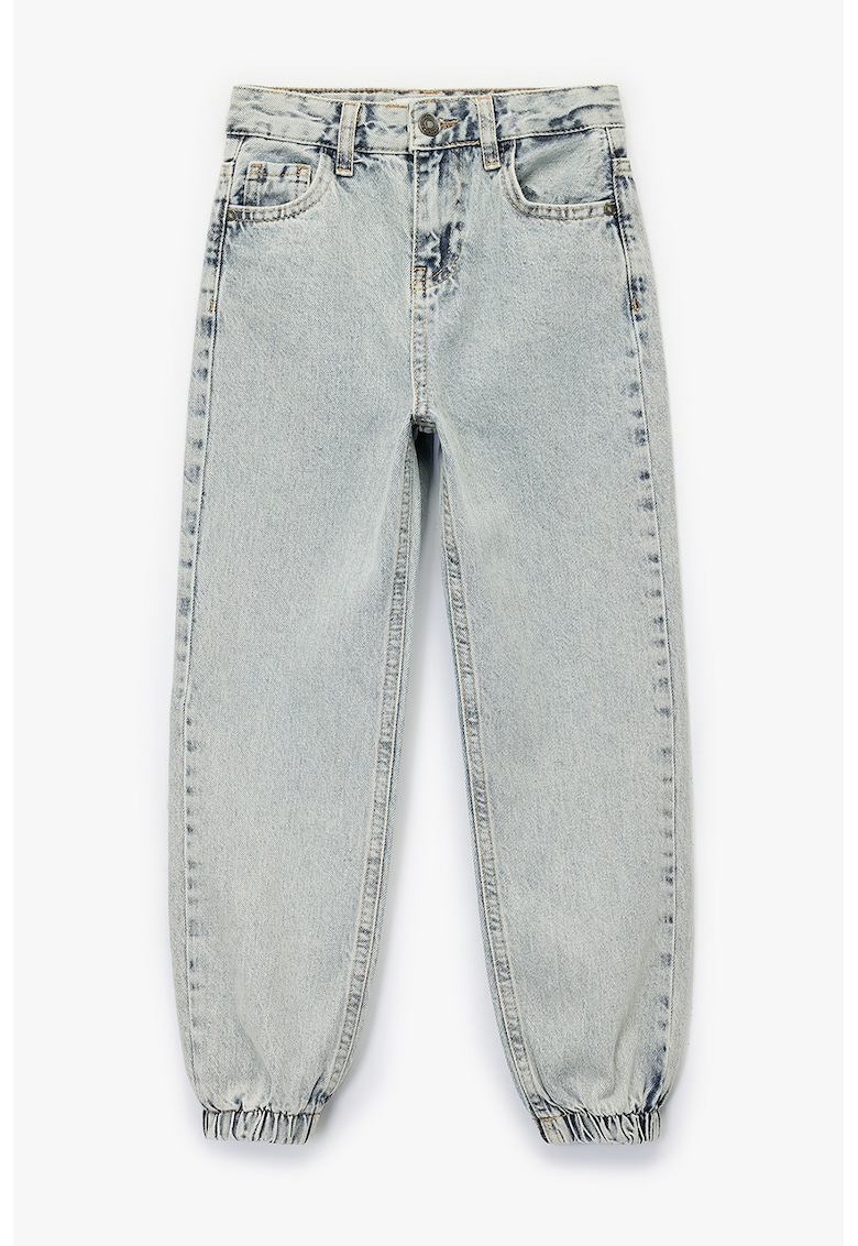 Blugi cu croiala conica