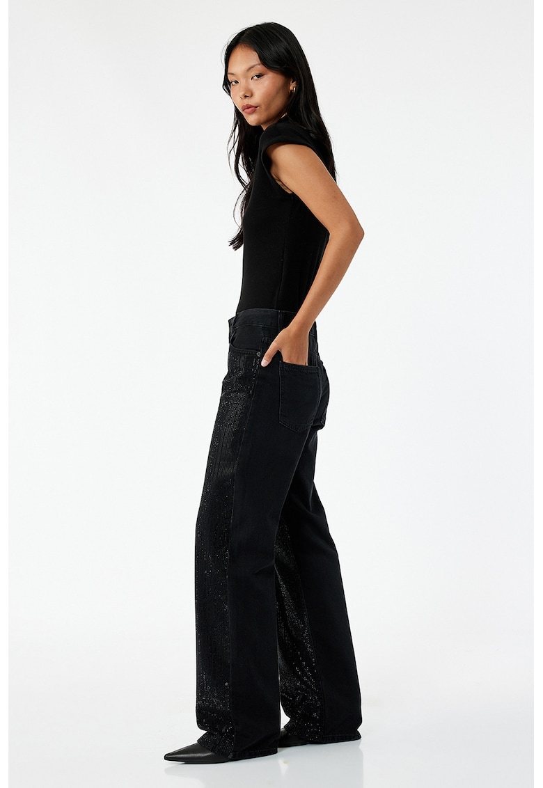 Blugi cu aplicatii din strasuri si talie inalta