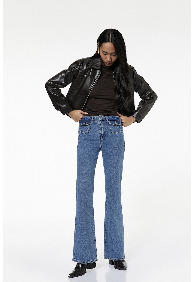 Blugi bootcut cu talie medie