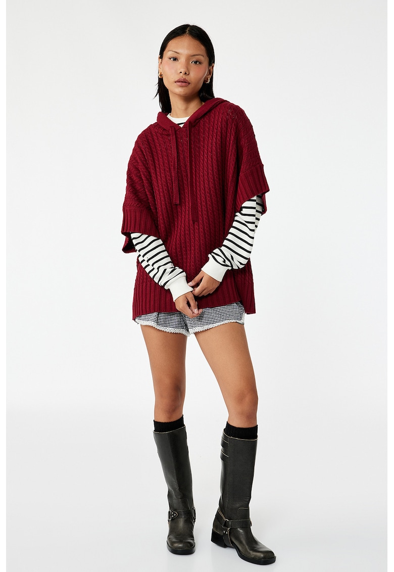 Vesta tricotata cu gluga