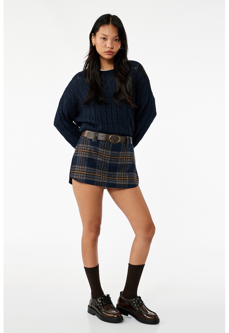 Pulover tricotat uni cu decolteu la baza gatului