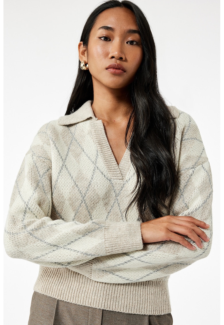 Pulover cu model si decolteu in V