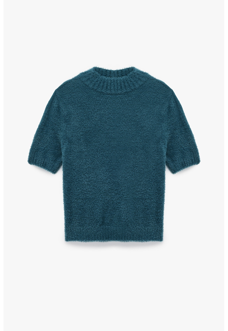 Pulover cu maneci scurte si decolteu la baza gatului