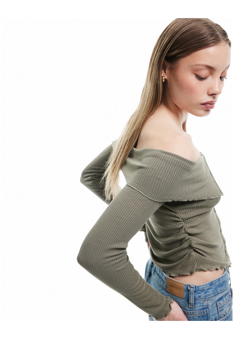 Cardigan crop cu decolteu pe umeri