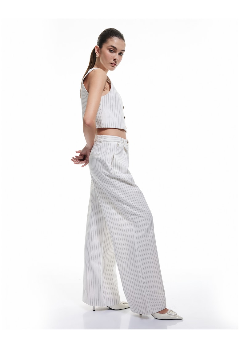 Pantaloni cu croiala ampla - talie inalta si dungi