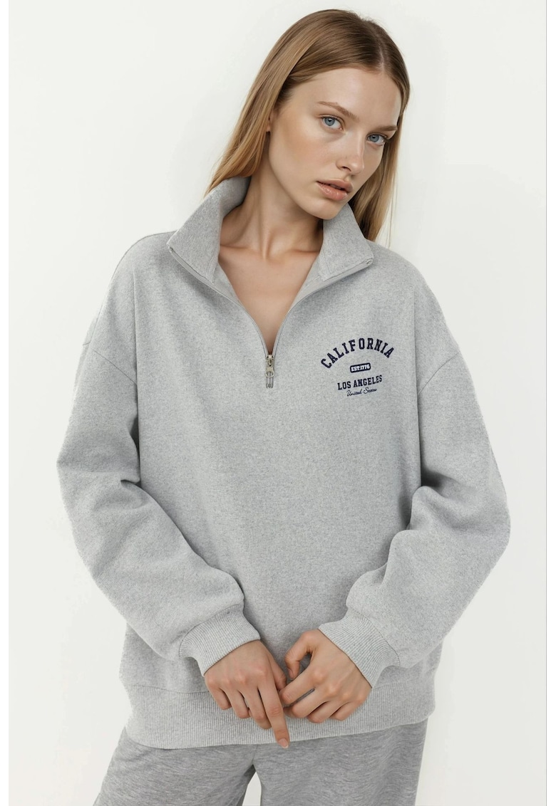 Hanorac dama - croiala lejera - guler cu fermoar - gri deschis - tesatura tricotata