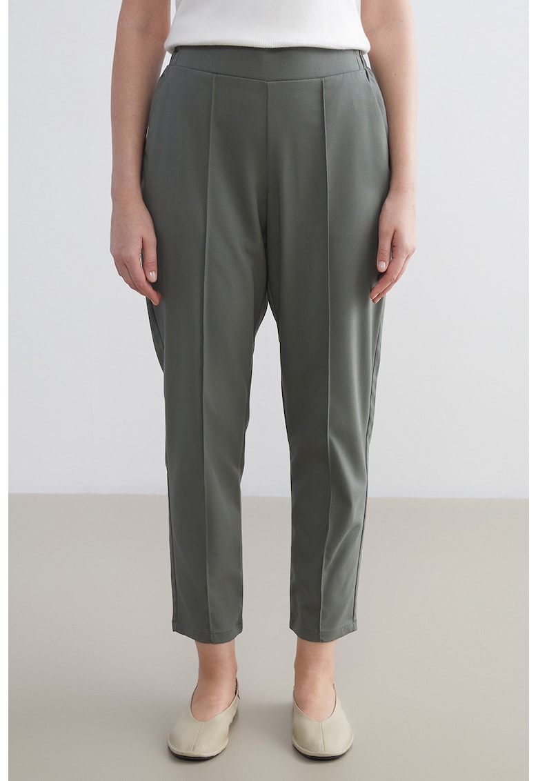 Pantaloni conici cu talie elastica