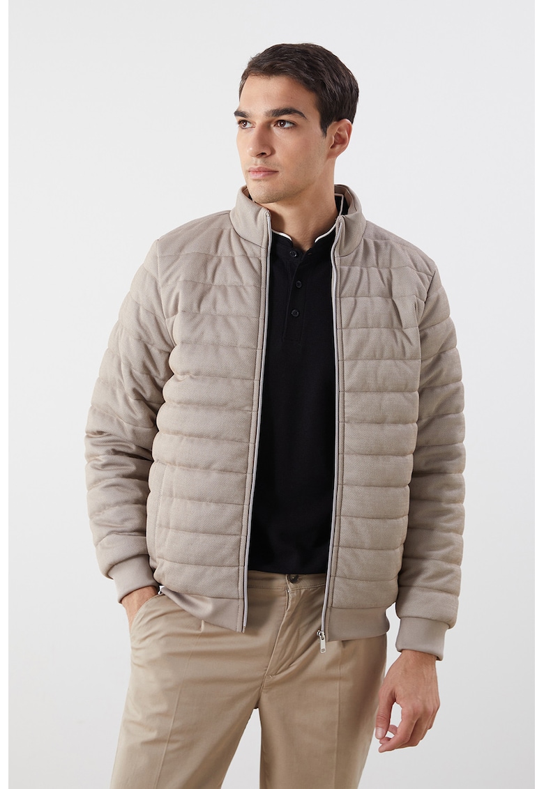 Jacheta matlasata cu fermoar