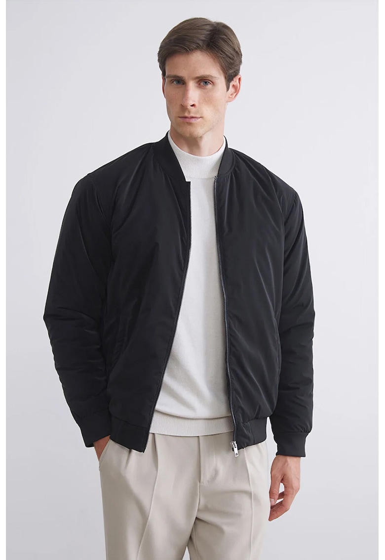 Jacheta cu fermoar si buzunare