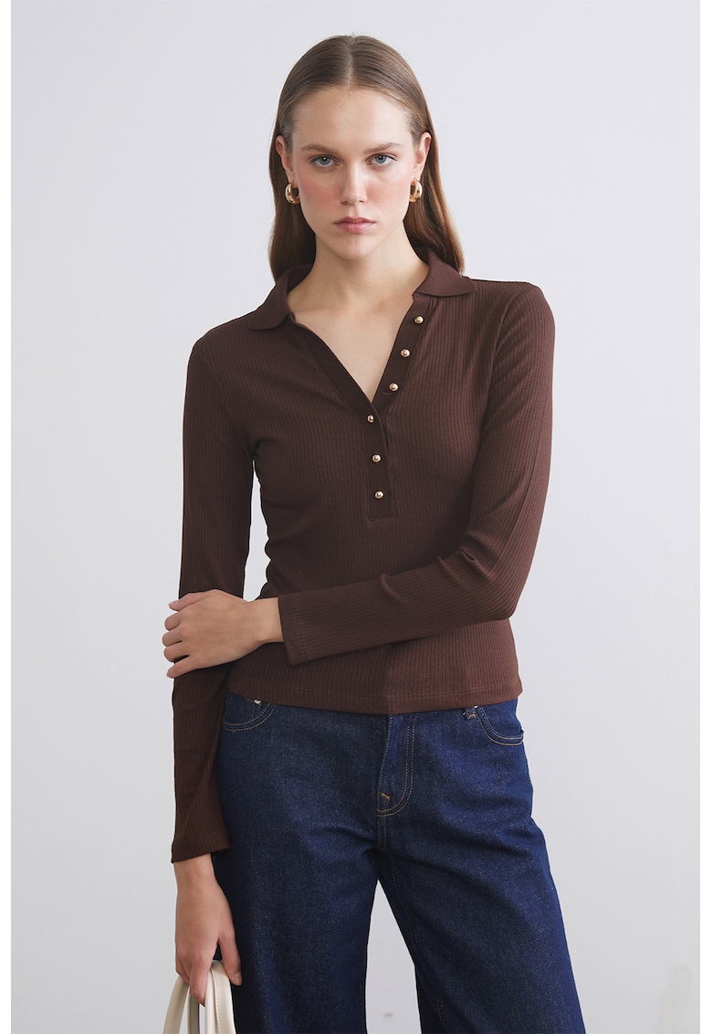 Bluza din amestec de modal cu fenta cu nasturi