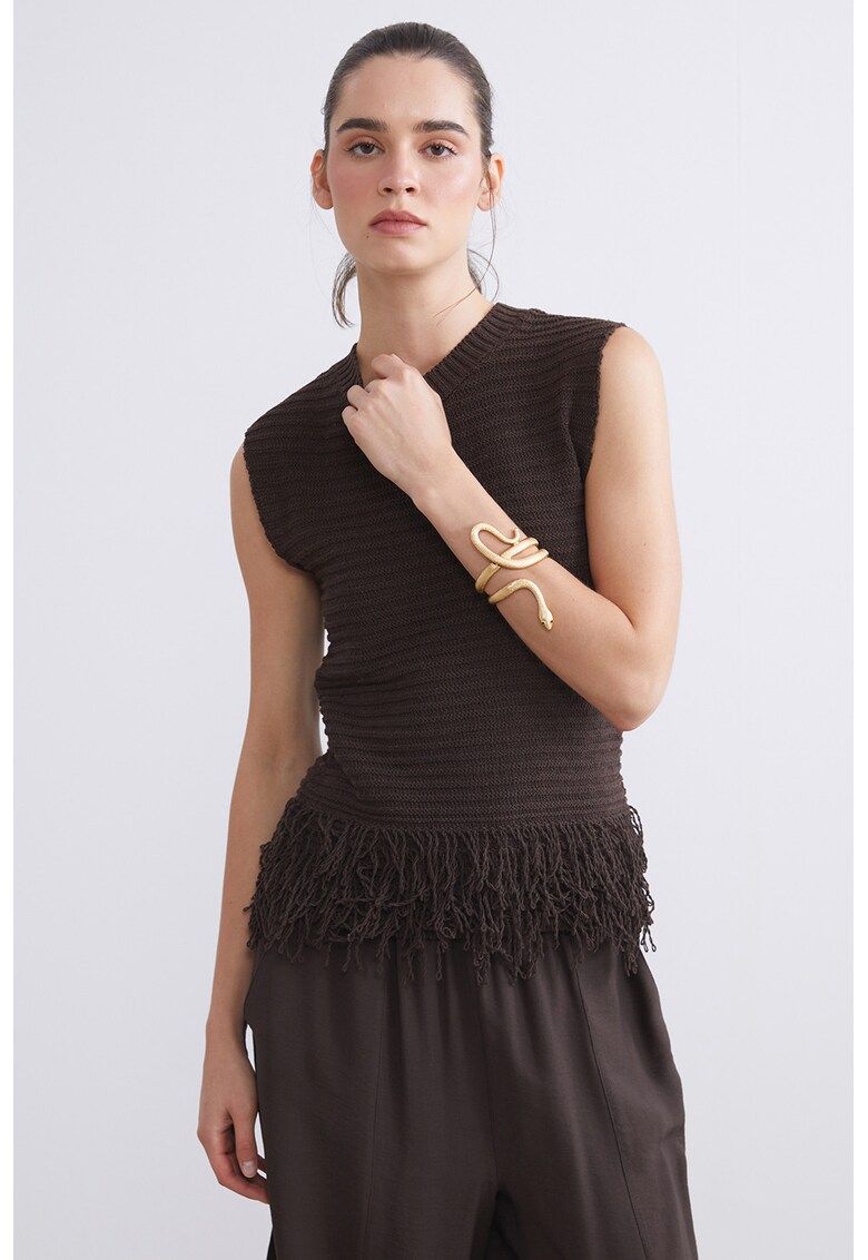 Vesta tricotata cu franjuri