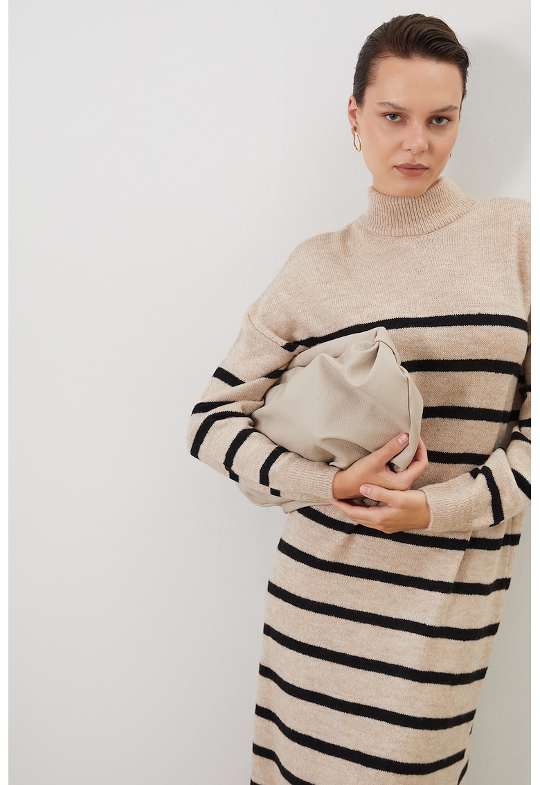 Rochie tricotata cu dungi