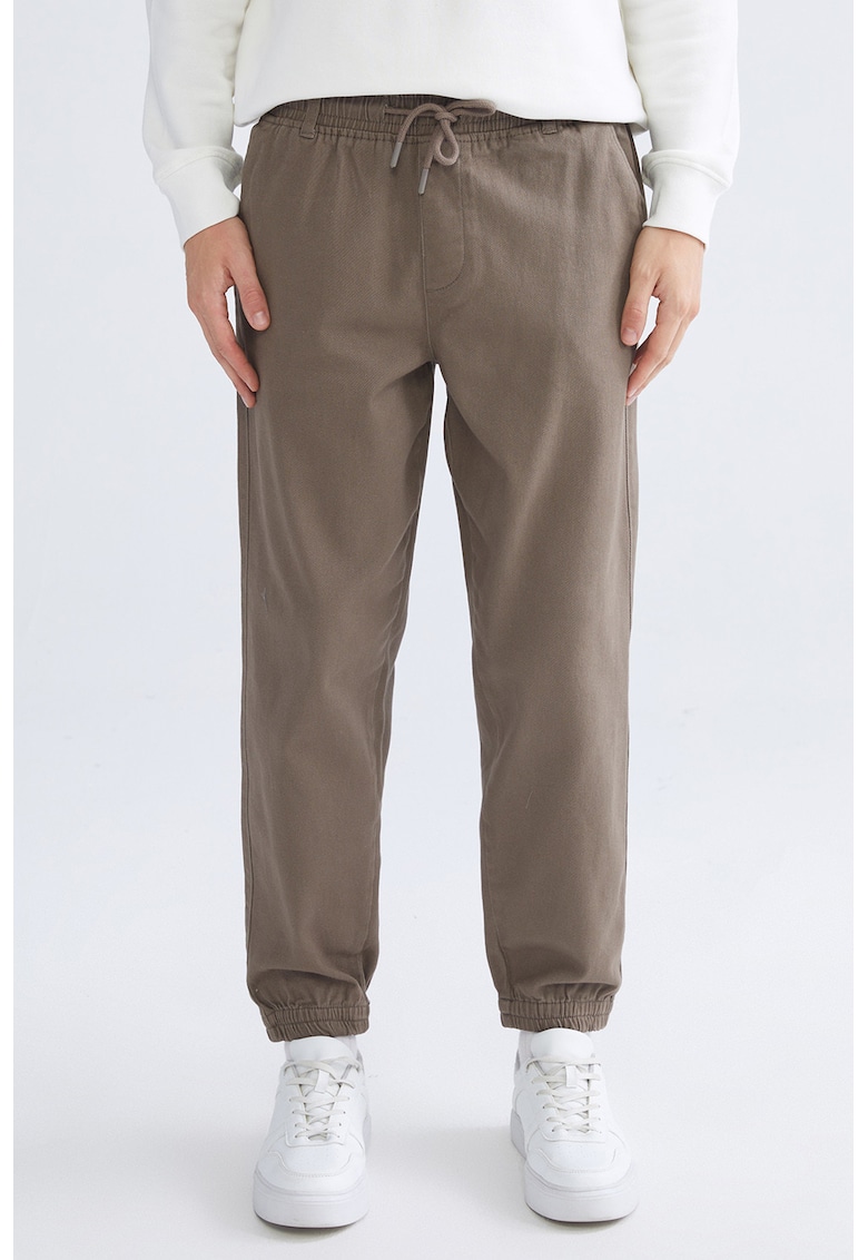 Pantaloni slim-fit cu buzunare laterale