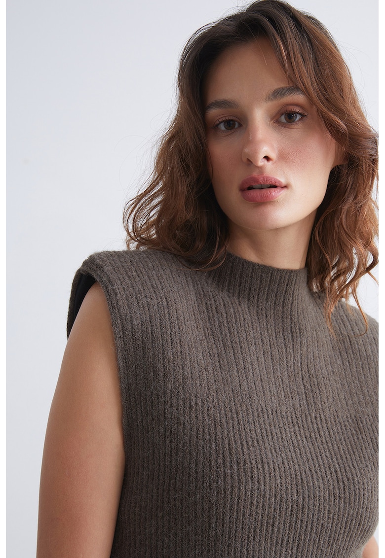 Pulover cu umeri intariti - fara maneci