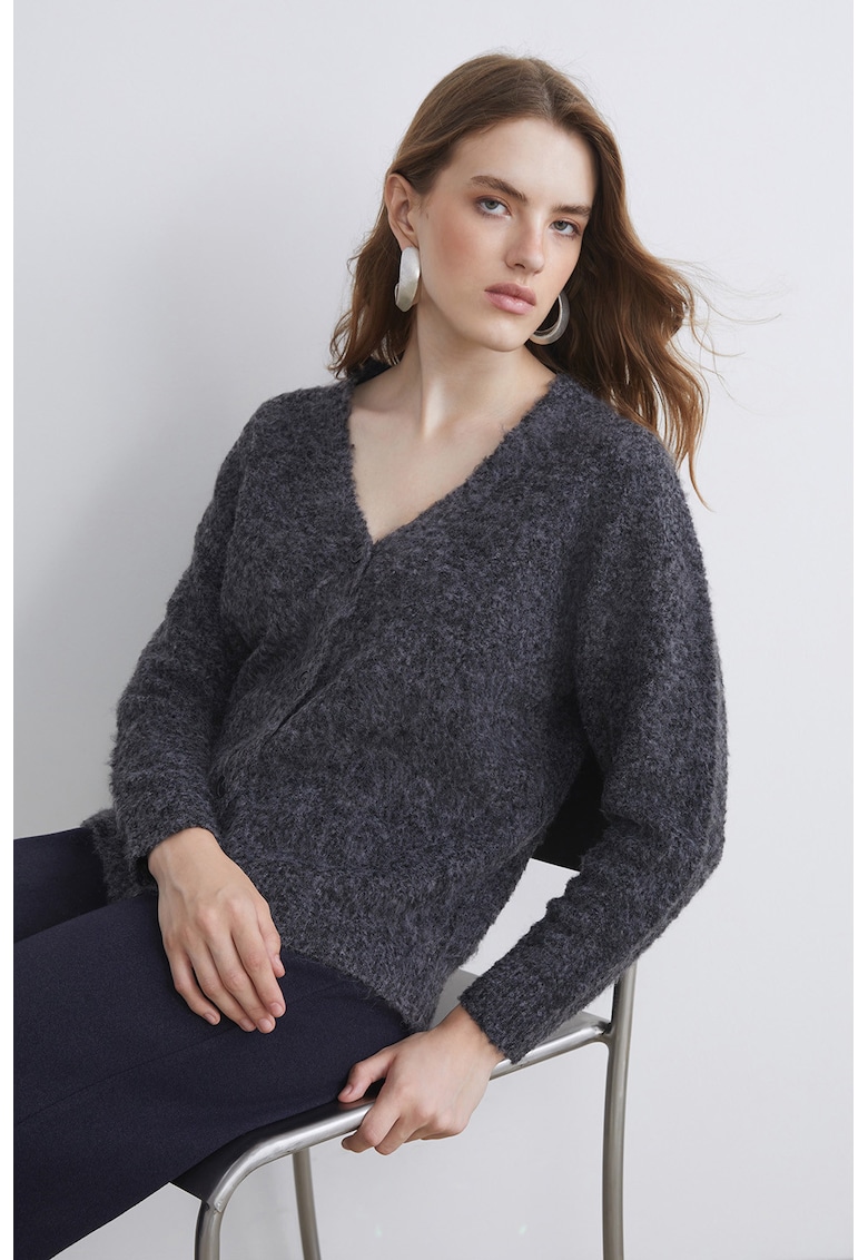 Cardigan cu decolteu in V si nasturi