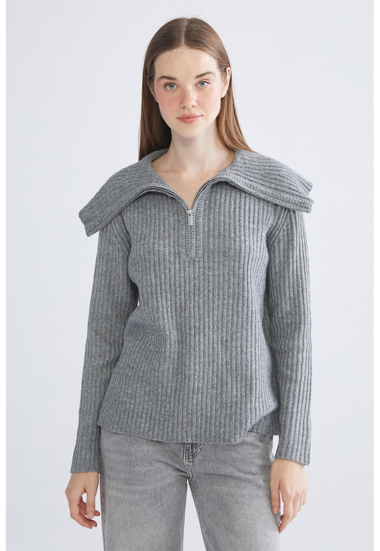 Pulover cu guler inalt