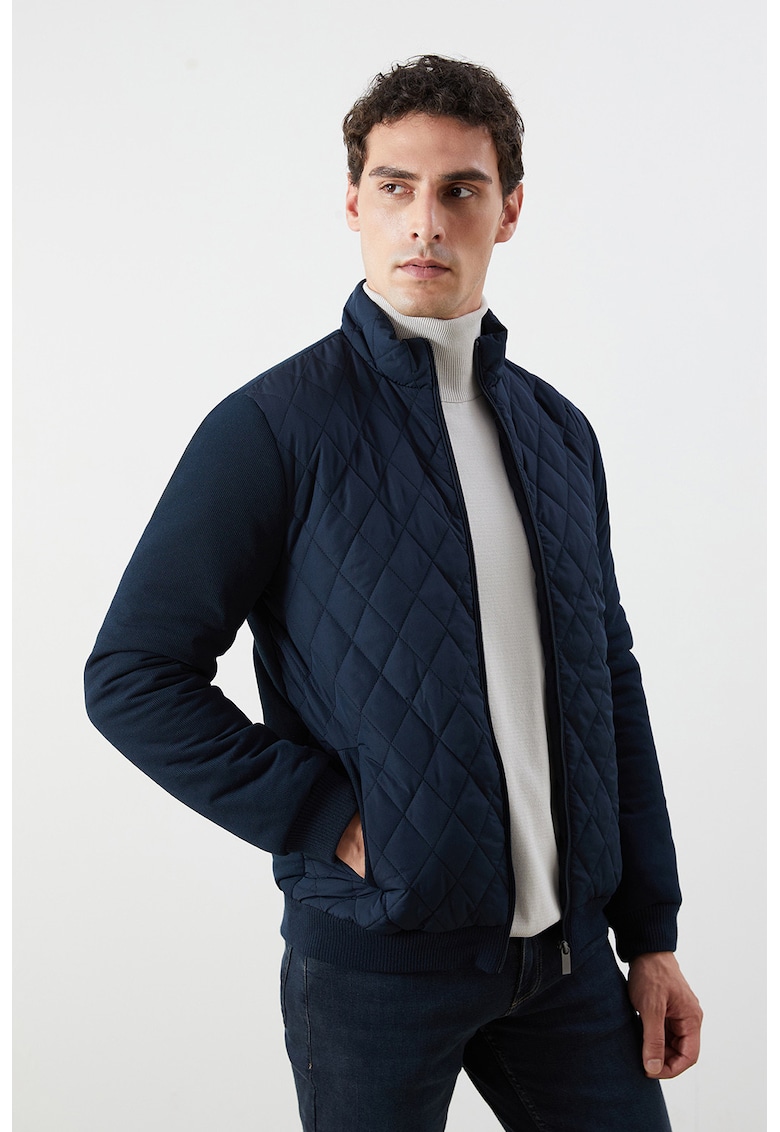 Jacheta cu guler mediu si fermoar