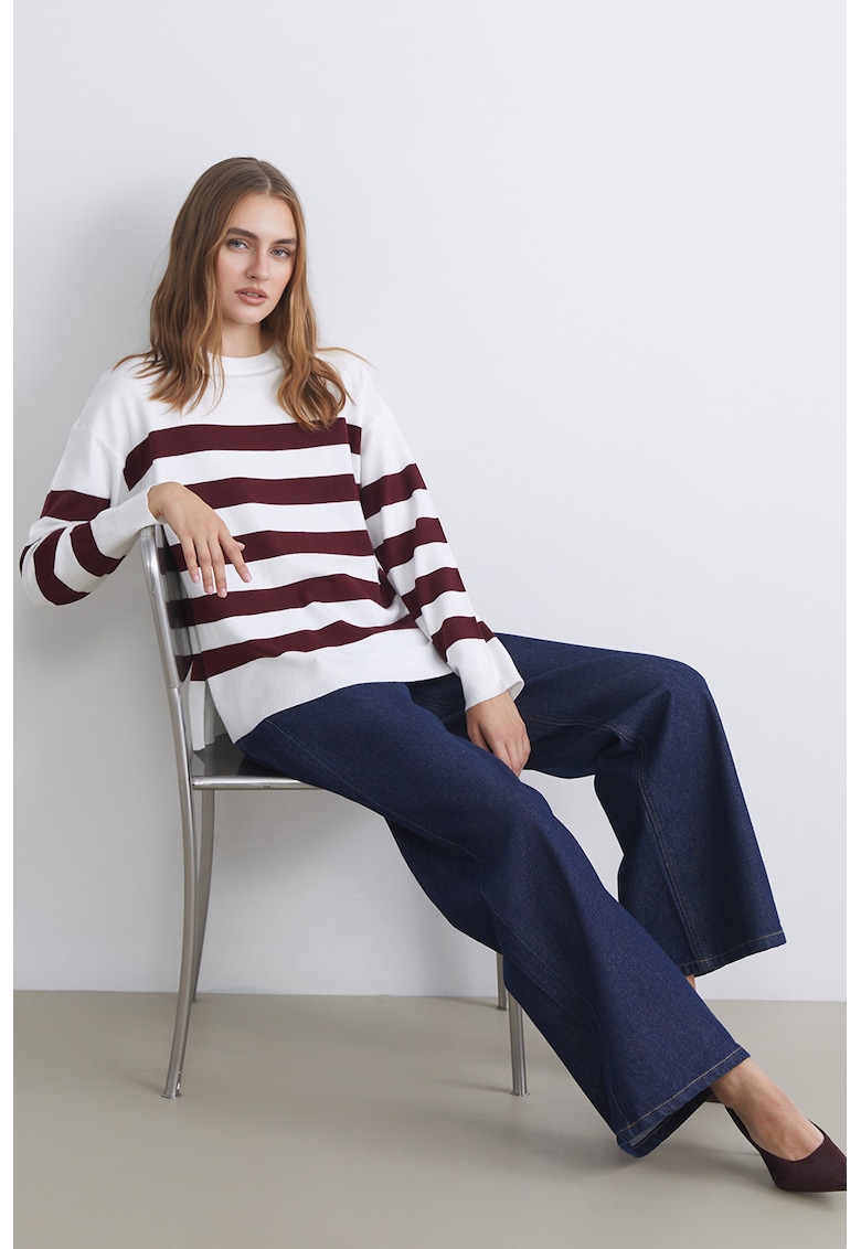 Pulover supradimensionat cu model in dungi