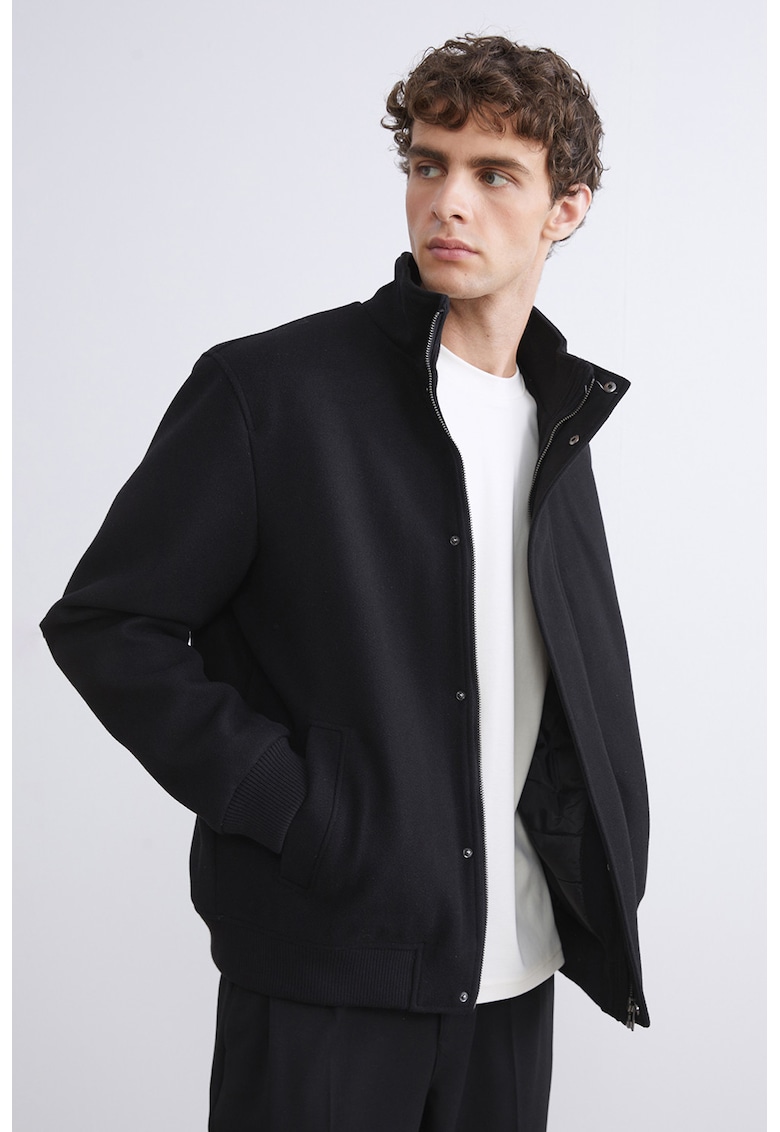 Jacheta cu buzunare laterale si fermoar - Negru