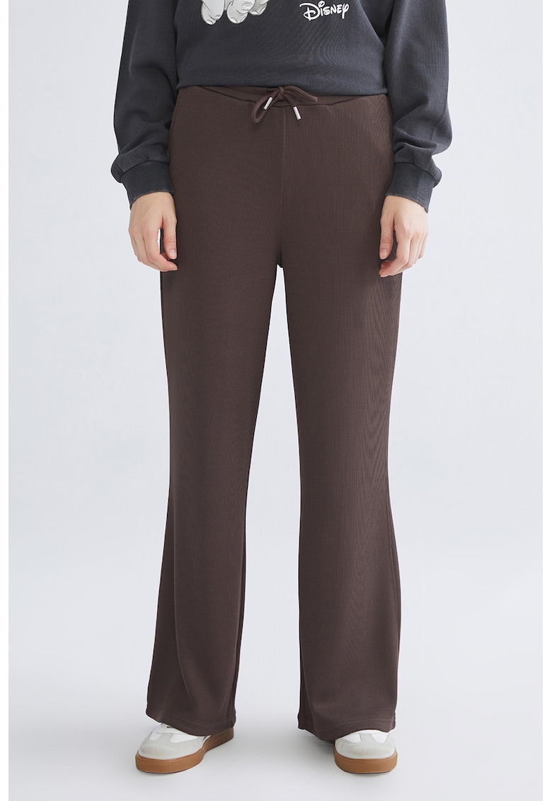 Pantaloni cu croiala ampla si talie ajustabila