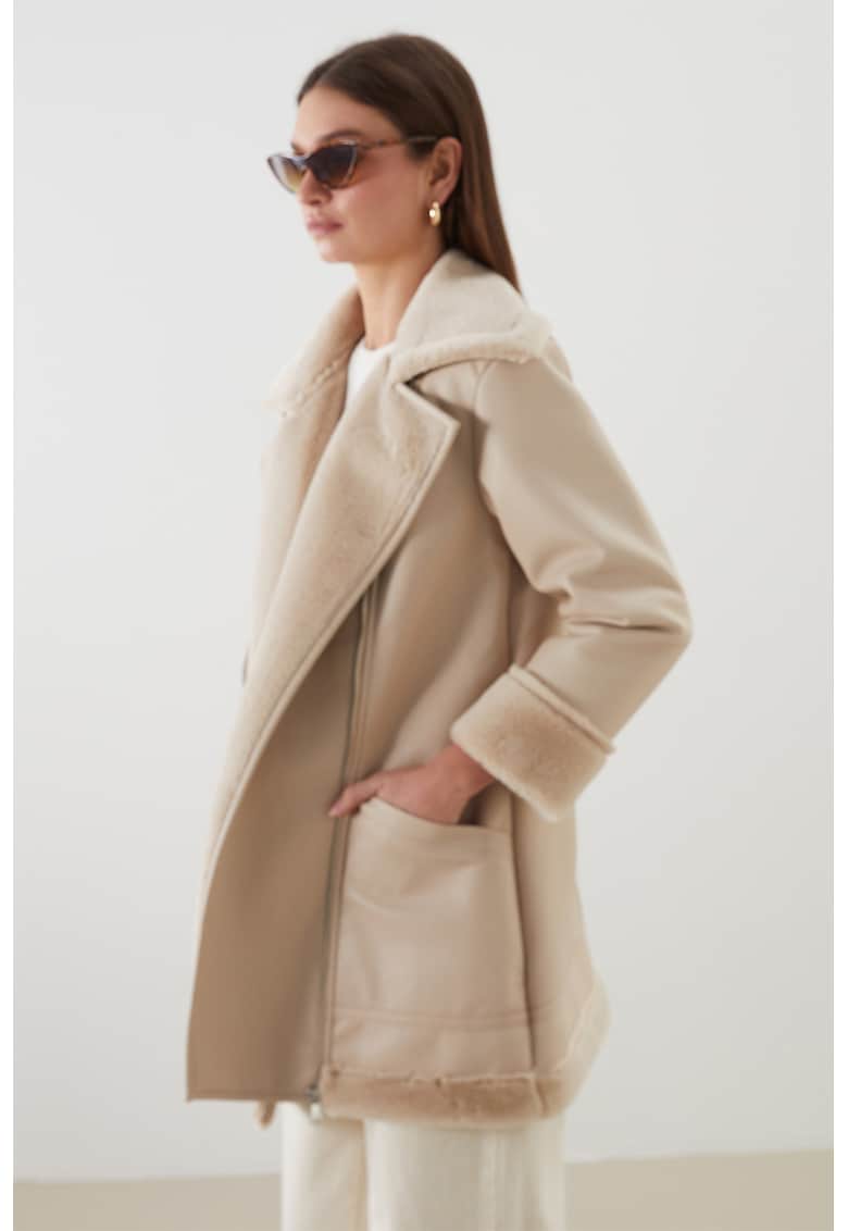 Jacheta cu fermoar si captuseala din material teddy