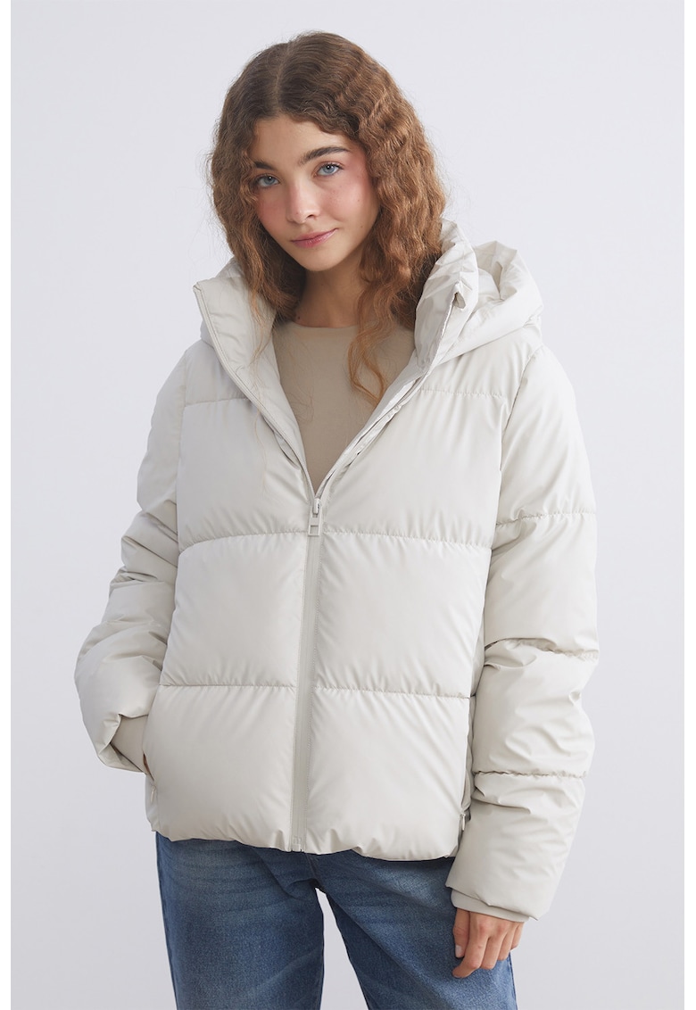 Geaca matlasata cu gluga