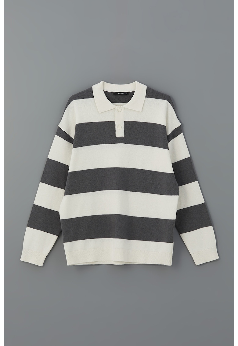 Pulover cu model in dungi si guler ascutit